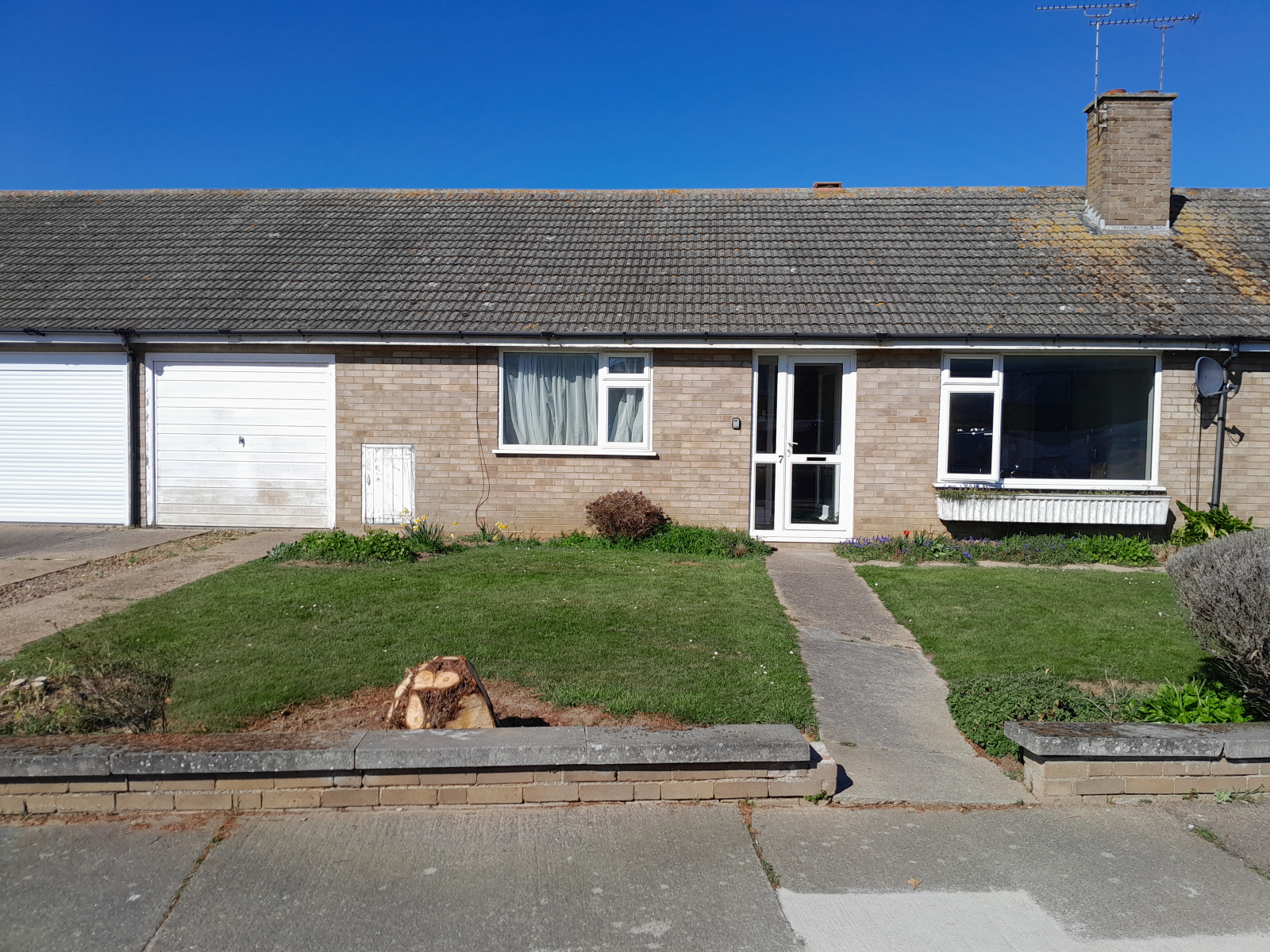 2 Bedroom Bungalow for Rent